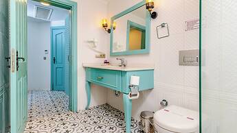 Avlu Alacati Butik Otel