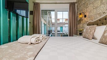 Avlu Alacati Butik Otel