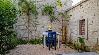 Avlu Alacati Butik Otel