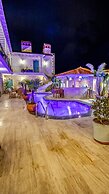 Avlu Alacati Butik Otel