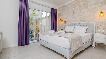 Avlu Alacati Butik Otel