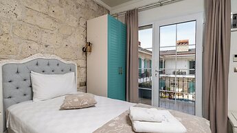 Avlu Alacati Butik Otel