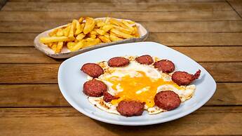 Avlu Alacati Butik Otel