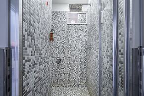 Brand New Apartment with Terrace Solarium & Gym