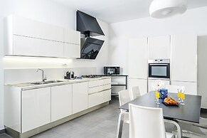 Brand New Apartment with Terrace Solarium & Gym