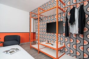 Modern spacious apartment with terrace, balconies, solarium & gym