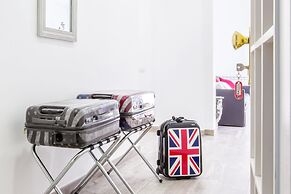 Modern spacious apartment with terrace, balconies, solarium & gym