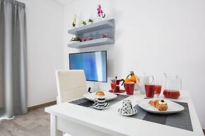 Modern spacious apartment with terrace, balconies, solarium & gym