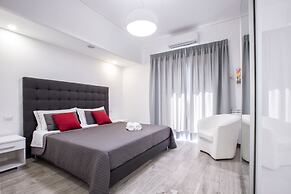 Modern spacious apartment with terrace, balconies, solarium & gym