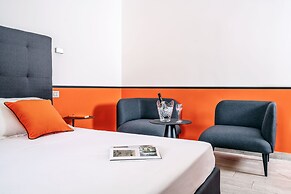 Modern spacious apartment with terrace, balconies, solarium & gym