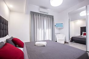 Modern spacious apartment with terrace, balconies, solarium & gym