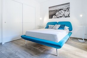 Modern spacious apartment with terrace, balconies, solarium & gym