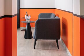 Modern spacious apartment with terrace, balconies, solarium & gym