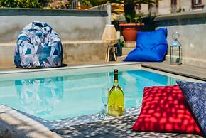 Spacious Villa with 4 rooms, pool, solarium & garden