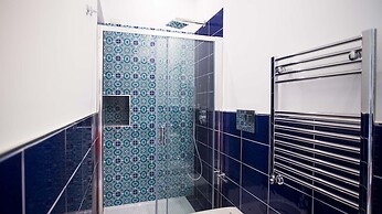 Spacious Villa with 4 rooms, pool, solarium & garden