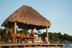 Lagoon Front Suite with Bikes & Kayaks