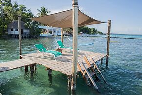 Lagoon Front Suite with Bikes & Kayaks