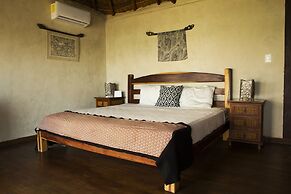 Lagoon Front Suite with Bikes & Kayaks