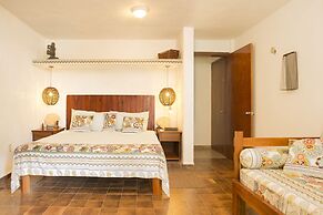 Lagoon Front Suite with Bikes & Kayaks