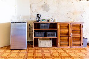 Lagoon Front Suite with Bikes & Kayaks