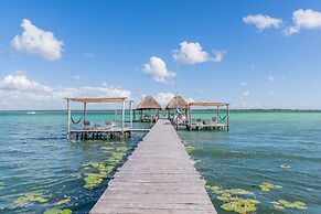 Lagoon Front Suite with Bikes & Kayaks