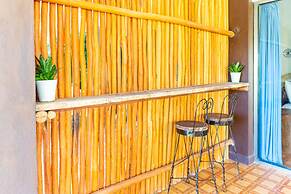 Lagoon Front Suite with Bikes & Kayaks