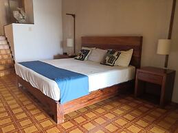 Lagoon Front Suite with Bikes & Kayaks