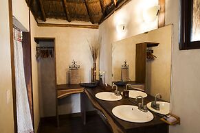 Lagoon Front Suite with Bikes & Kayaks