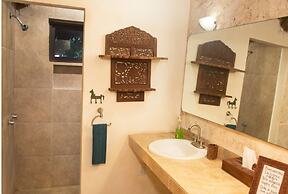 Lagoon Front Suite with Bikes & Kayaks