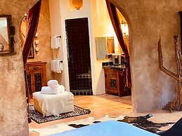 Bubbling Wells Oasis