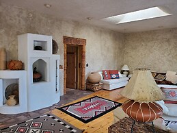 Bubbling Wells Oasis