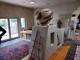 Bubbling Wells Oasis