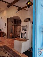 Bubbling Wells Oasis