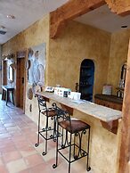 Bubbling Wells Oasis