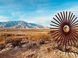 Bubbling Wells Oasis