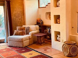 Bubbling Wells Oasis