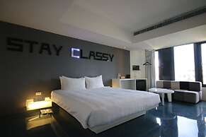 Papa Whale - Kaohsiung Formosa Boulevard