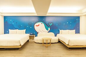 Papa Whale - Kaohsiung Formosa Boulevard