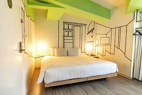 Papa Whale - Kaohsiung Formosa Boulevard