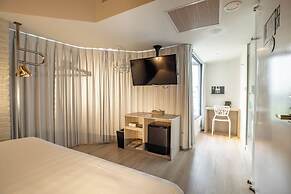 Papa Whale - Kaohsiung Formosa Boulevard