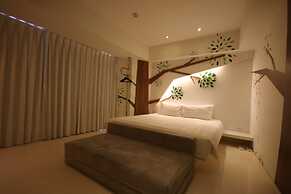 Papa Whale - Kaohsiung Formosa Boulevard