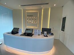 Papa Whale - Kaohsiung Formosa Boulevard