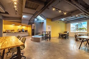 Papa Whale - Kaohsiung Formosa Boulevard