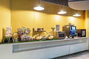 Papa Whale - Kaohsiung Formosa Boulevard