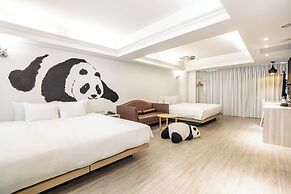 Papa Whale - Kaohsiung Formosa Boulevard