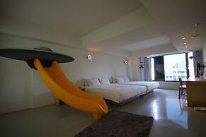 Papa Whale - Kaohsiung Formosa Boulevard