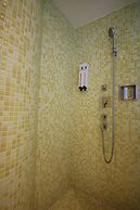 Papa Whale - Kaohsiung Formosa Boulevard