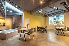 Papa Whale - Kaohsiung Formosa Boulevard