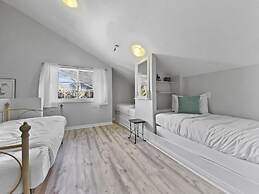 310 Snowblaze 2 Bedroom Condo by RedAwning