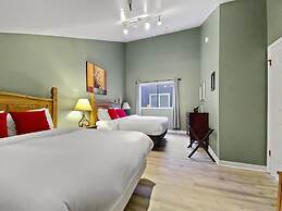 310 Snowblaze 2 Bedroom Condo by RedAwning